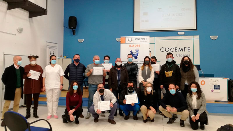 Cocemfe Cáceres entrega los diplomas del curso Iladis 2021
