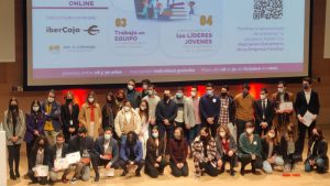 La Escuela de liderazgo inspirador de Ibercaja llega a su fin con la entrega del premio al proyecto ganador