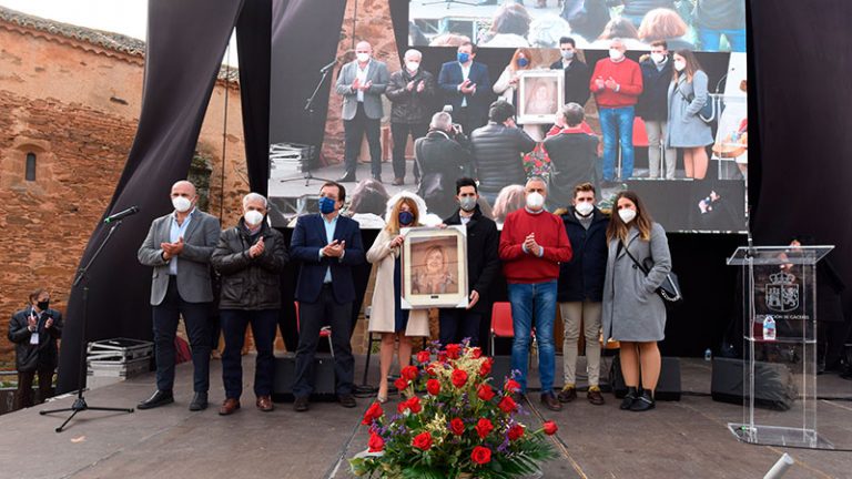 La localidad cacereña de Romangordo rinde un sentido homenaje a Charo Cordero