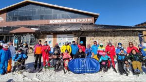 La Fundación Deporte y Desafío imparte un curso de esquí adaptado en Sierra Nevada