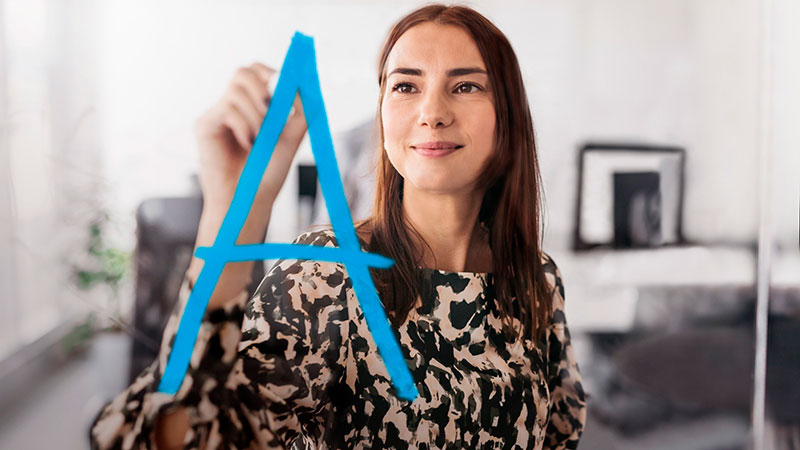 CaixaBank convoca una nueva edición del 'Premio a mujer profesional autónoma'
