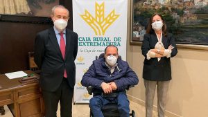 Caja Rural de Extremadura renueva su colaboración con la Fundación Primera Fila
