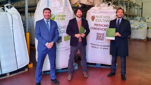 CaixaBank y Nuevos Cultivos Agrarios renuevan su acuerdo para la financiación del cultivo del pistacho