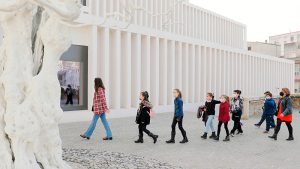 El Museo de arte contemporáneo Helga de Alvear celebra su primer aniversario