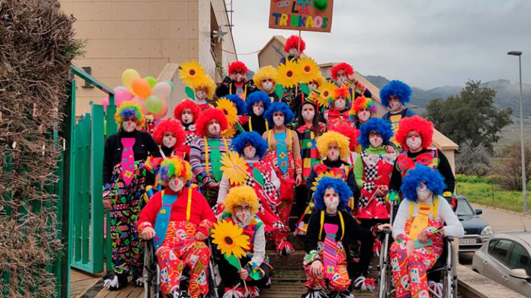 Los usuarios de Plena inclusión Cabeza del Buey disfrutan del Carnaval