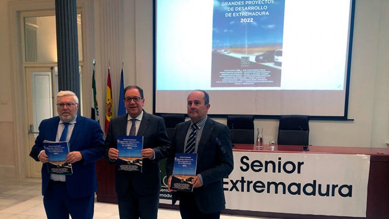 El Club Senior de Extremadura presenta un informe sobre grandes proyectos de desarrollo económico