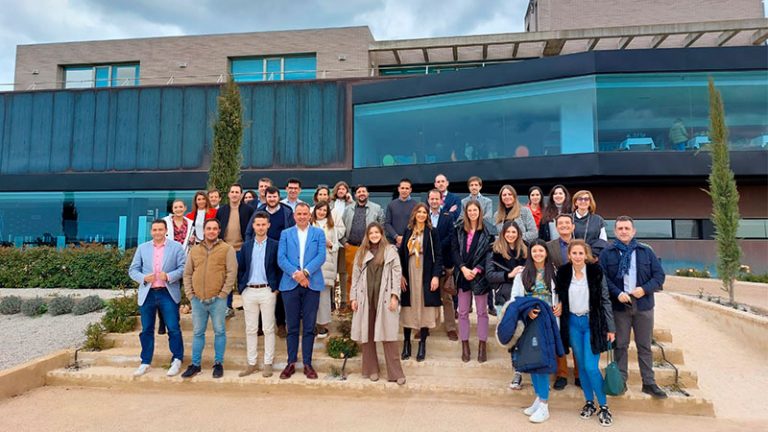 El Foro de Jóvenes de la empresa familiar extremeña visita las Bodegas Habla