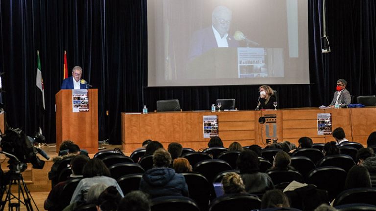 Profesionales de la comunicación comparten su experiencia en conflictos internacionales. Grada 165. Fundación Yuste