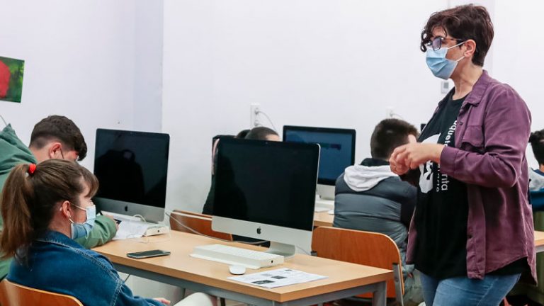 El Ayuntamiento de Mérida organiza un taller sobre discapacidad en el instituto Extremadura