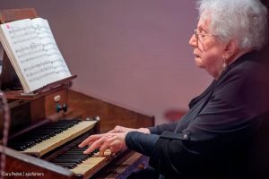 Montserrat Torrent cumplirá 96 años interpretando el órgano renacentista de Garrovillas de Alconétar