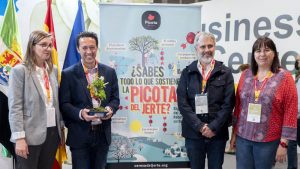 El programa 'Aquí la tierra' de TVE recibe el Premio a la Excelencia Picota del Jerte 2022