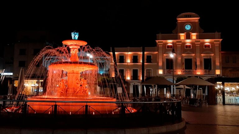 Mérida se ilumina de verde y naranja por el Día Nacional de la Fibrosis Quística