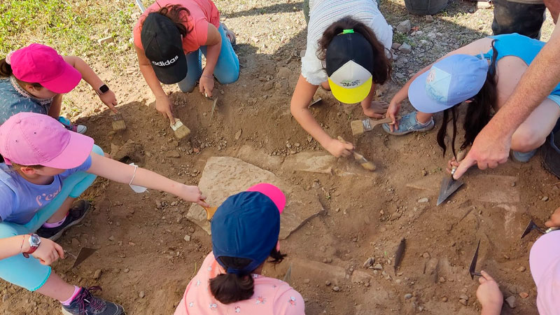 La Escuela Profesional Barraeca desarrolla el proyecto 'Arqueólogos por un día' en la Huerta de Otero de Mérida