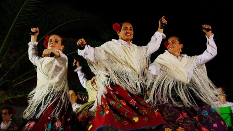 La Diputación de Badajoz concede 216.000 euros para actividades educativas, deportivas, culturales y fiestas populares