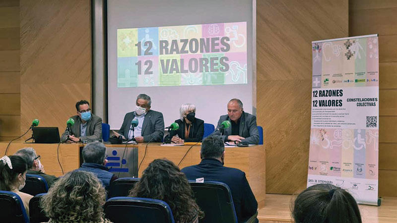 Plena inclusión Extremadura protagoniza la presentación en la Universidad de la campaña ‘12 razones-12 valores’. Grada 167. Sepad