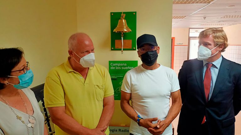 'La campana de los sueños' ya suena en los hospitales de Badajoz