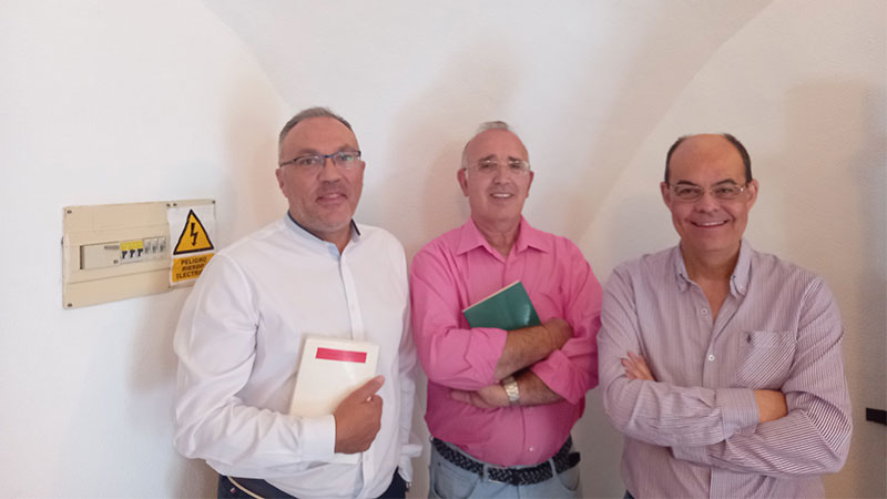 José Antonio Ramos y Óscar de San Macario presentan el libro 'Madroñera en el tiempo'