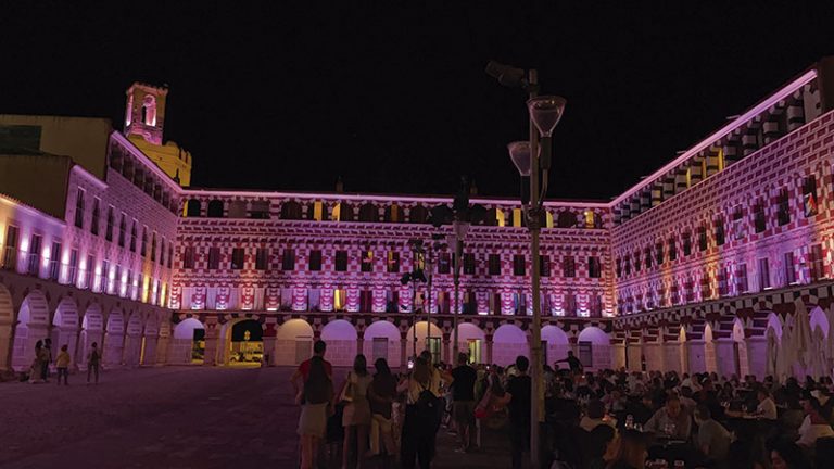Badajoz brilla con luz propia. Grada 168. Susana Mangut