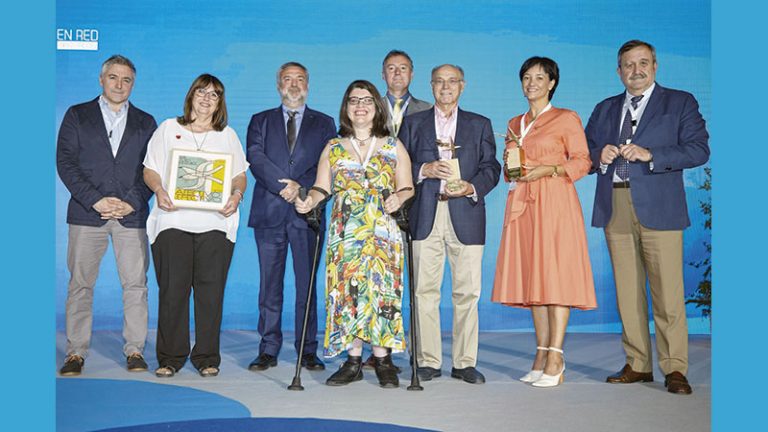 El Foro Afectivo Efectivo de Janssen y Cátedras en Red premia a ADMO Extremadura. Grad 169. Primera fila