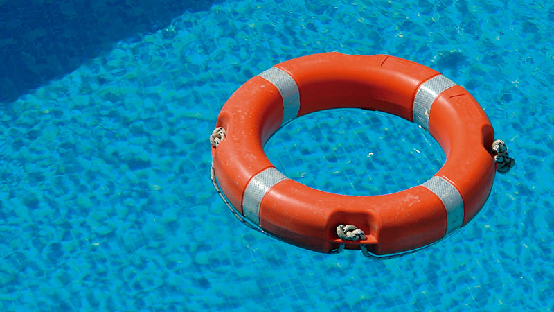 Consejos para evitar ahogamientos en playas y piscina. Grada 169. Roberto Serrano