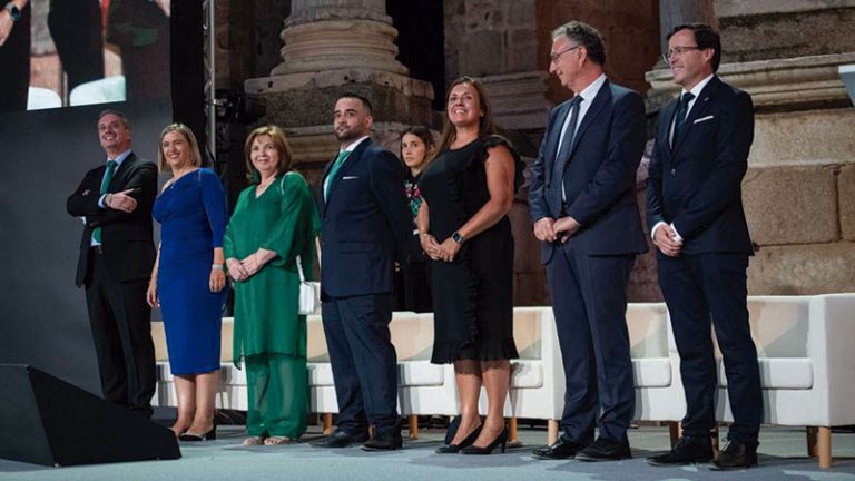El Teatro Romano de Mérida acoge el acto de entrega de las Medallas de Extremadura de 2022. Grada 170. Qué pasó
