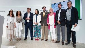 La Junta de Extremadura y los agentes económicos y sociales firman el Plan de Empleo 2022/2023. Grada 170. Sexpe
