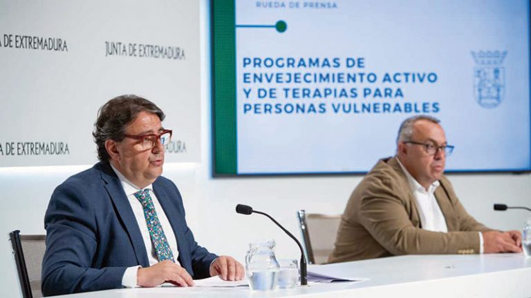 La Consejería de Sanidad y Servicios sociales hace balance del Sistema para la Autonomía Personal y Atención a la Dependencia. Grada 170. Sepad