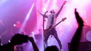 El cantante y compositor Carlos Escobedo actúa en el Gran Teatro de Cáceres