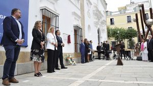 La Asamblea de Extremadura reafirma su compromiso con las víctimas del terrorismo. Grada 171