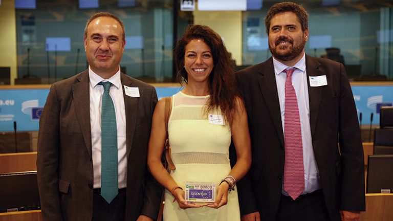 ONCE Extremadura muestra en Bruselas su compromiso con la discapacidad europea. Grada 171. Primera fila