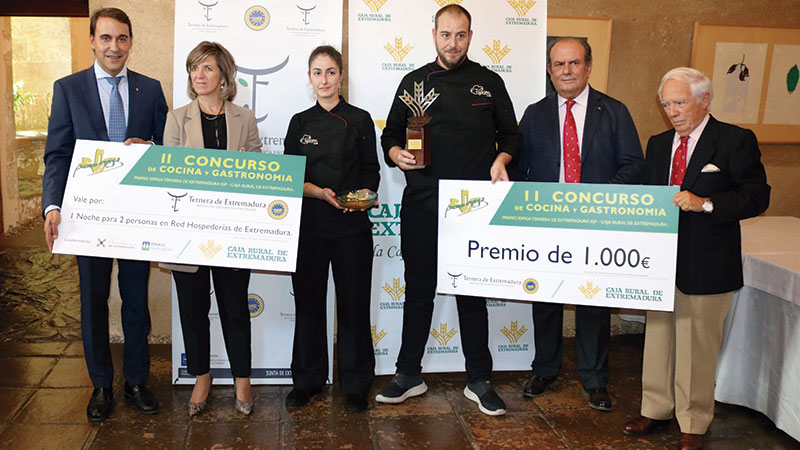 Caja Rural de Extremadura entrega los premios Espiga Ternera de Extremadura y quesos con Denominación de Origen Protegida. Grada 172. Qué pasó