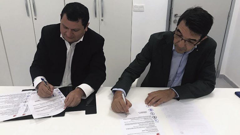 Extremadura y la Región de Piura, en Perú, formalizan su colaboración en I+D+i. Grada 172. Fundecyt-Pctex