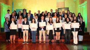 Caja Rural de Extremadura entrega sus VII Becas Espiga a los alumnos con mejores expedientes de ESO y FP ­