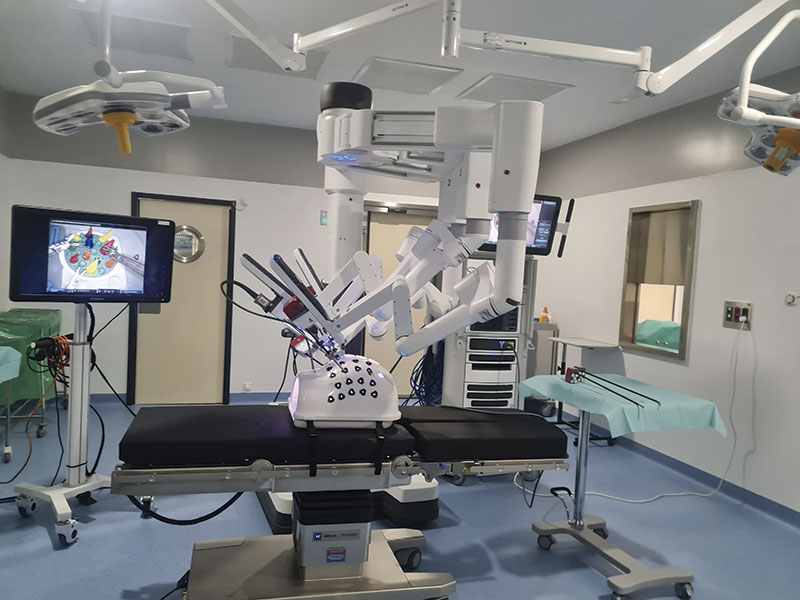 El Servicio Extremeño de Salud implanta la cirugía robótica en el Hospital Universitario de Badajoz. Grada 175. Sepad