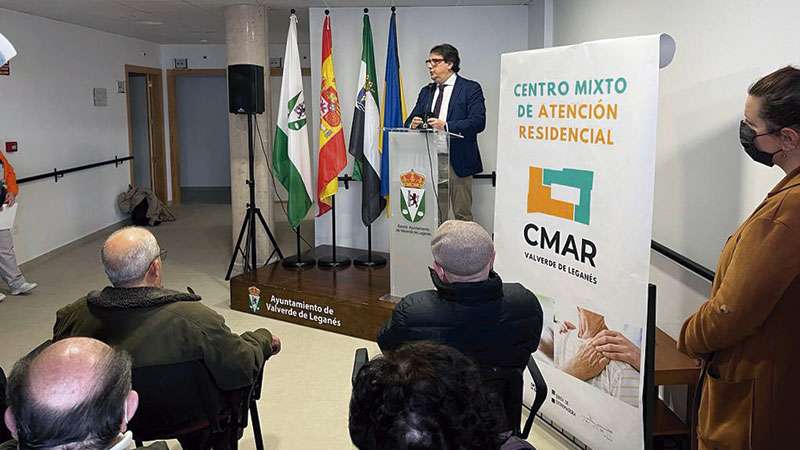 El consejero de Sanidad y Servicios Sociales inaugura el nuevo centro mixto de atención residencial de Valverde de Leganés. Grada 176. Sepad