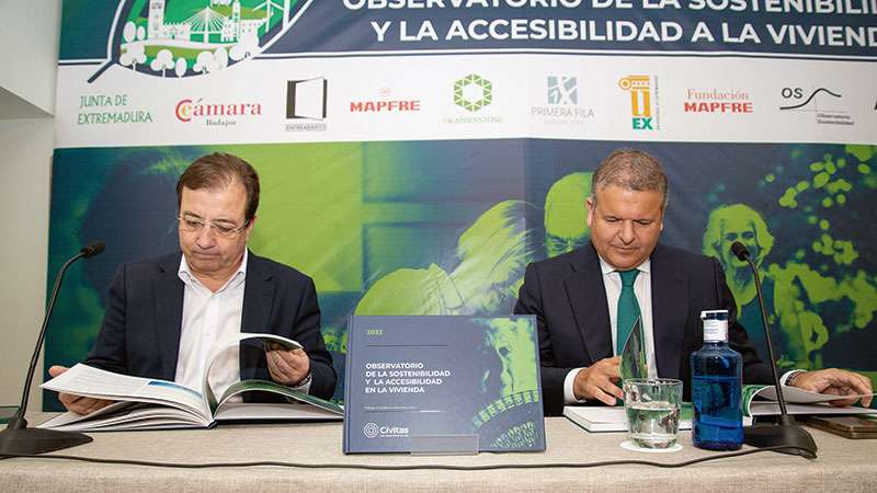 Mérida acoge la presentación del libro ‘Sostenibilidad y accesibilidad en la vivienda’. Grada 176