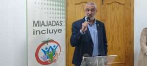 El presidente de la Diputación de Cáceres inaugura el aula multisensorial de la asociación 'Miajadas Incluye'