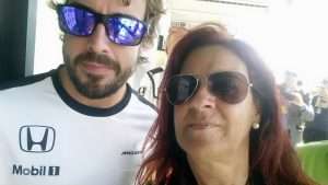 Un tal Fernando Alonso con 40 años pone patas arriba la Fórmula 1 y desata de nuevo la 'Alonsomanía'. Mamen Vázquez