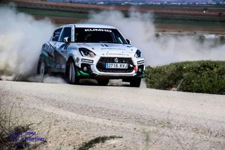 Paco Montes y David Collado ganan el Rallye de Extremadura Histórico