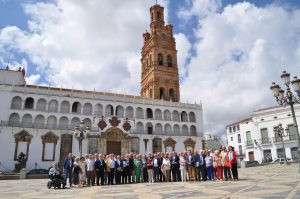 El Club Senior de Extremadura muestra su preocupación por el futuro de los grandes proyectos empresariales de la región
