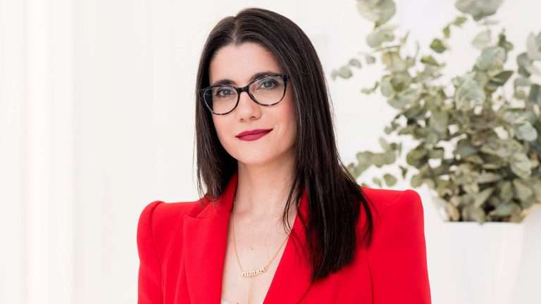 La doctora Miriam Al Adib Mendiri aborda la vulvovaginitis y la salud sexual femenina en el taller 'Stop al malestar íntimo'