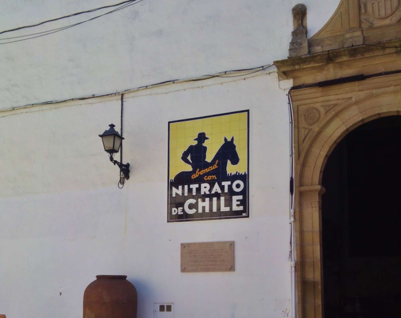 Los paneles de azulejos de Nitrato de Chile son declarados Bien de Interés Cultural en Extremadura
