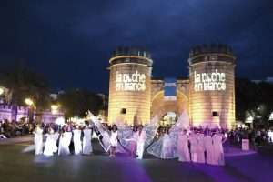 Badajoz disfruta de la ‘Noche en blanco’ a pesar de la lluvia