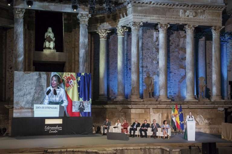 Las Medallas de Extremadura 2023 se entregan en el teatro romano de Mérida