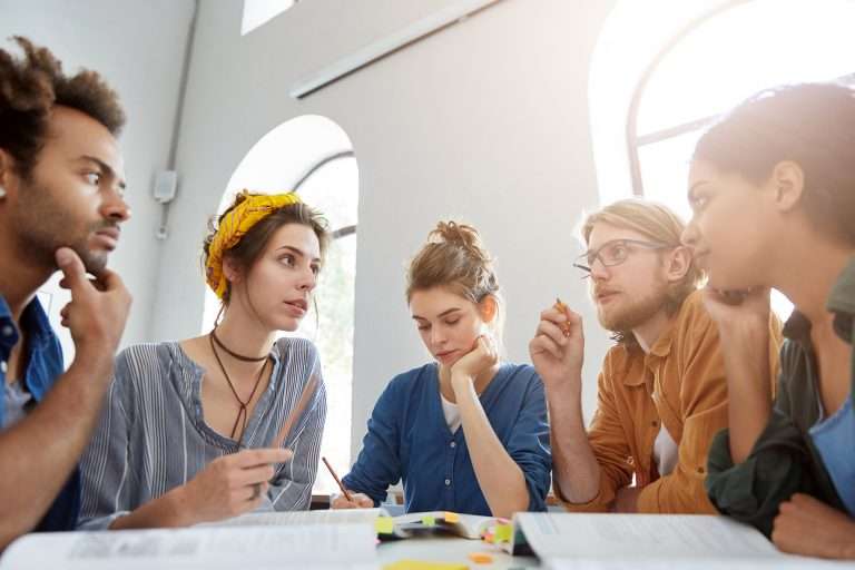 Fundación La Caixa presenta 'The Bridge', una aceleradora para start-ups impulsadas por jóvenes