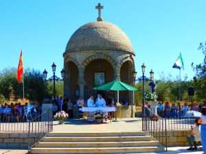 Ribera del Fresno rinde homenaje a San Juan Macías en la tradicional Romería del Pozo