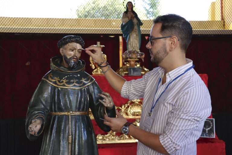 Jerez de los Caballeros acoge su I Feria Cofrade, única en Extremadura