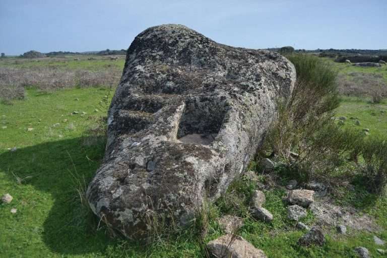 Peñas sacras de Extremadura. El altar de La Zafrilla, en Malpartida de Cáceres (Cáceres)