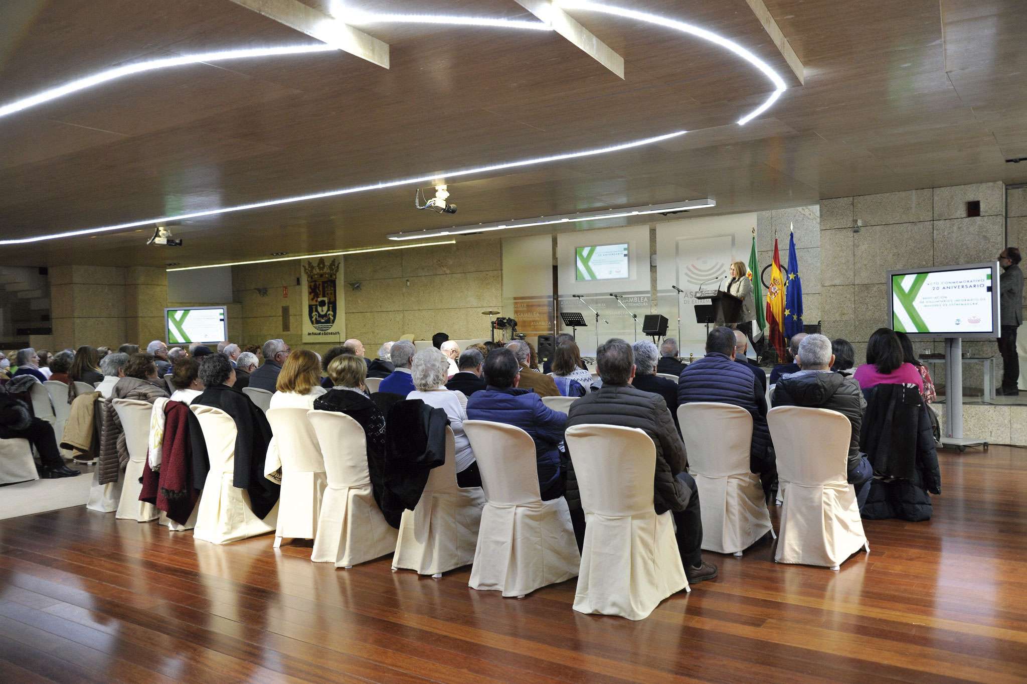 La Asamblea de Extremadura destaca el papel del voluntariado como motor de transformación y desarrollo social