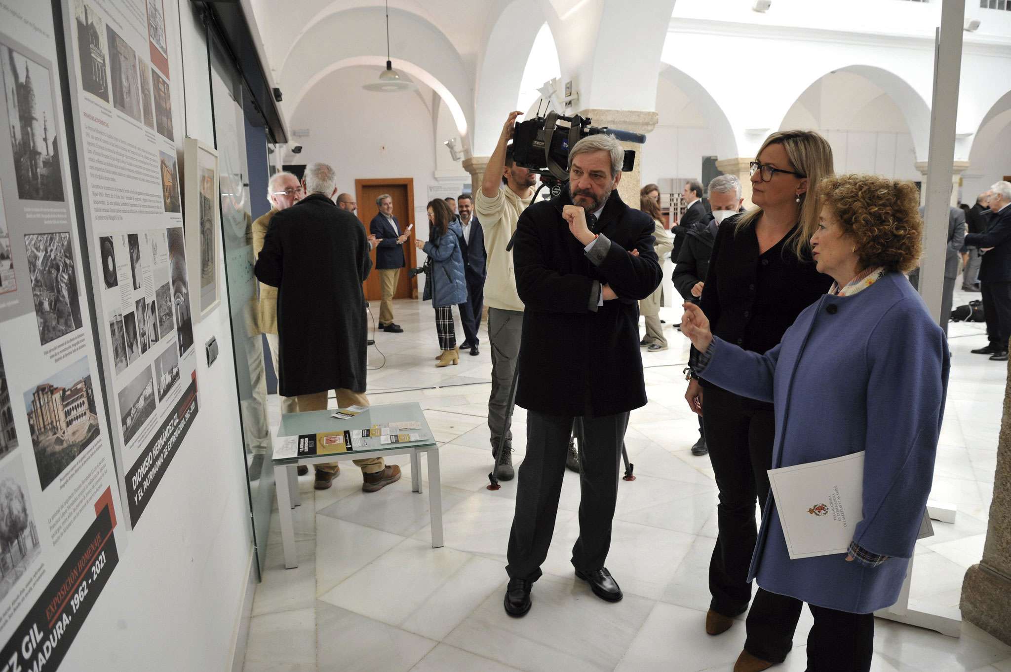 La Asamblea acoge una exposición sobre el arquitecto Dionisio Hernández Gil. Foto: Asamblea de Extremadura